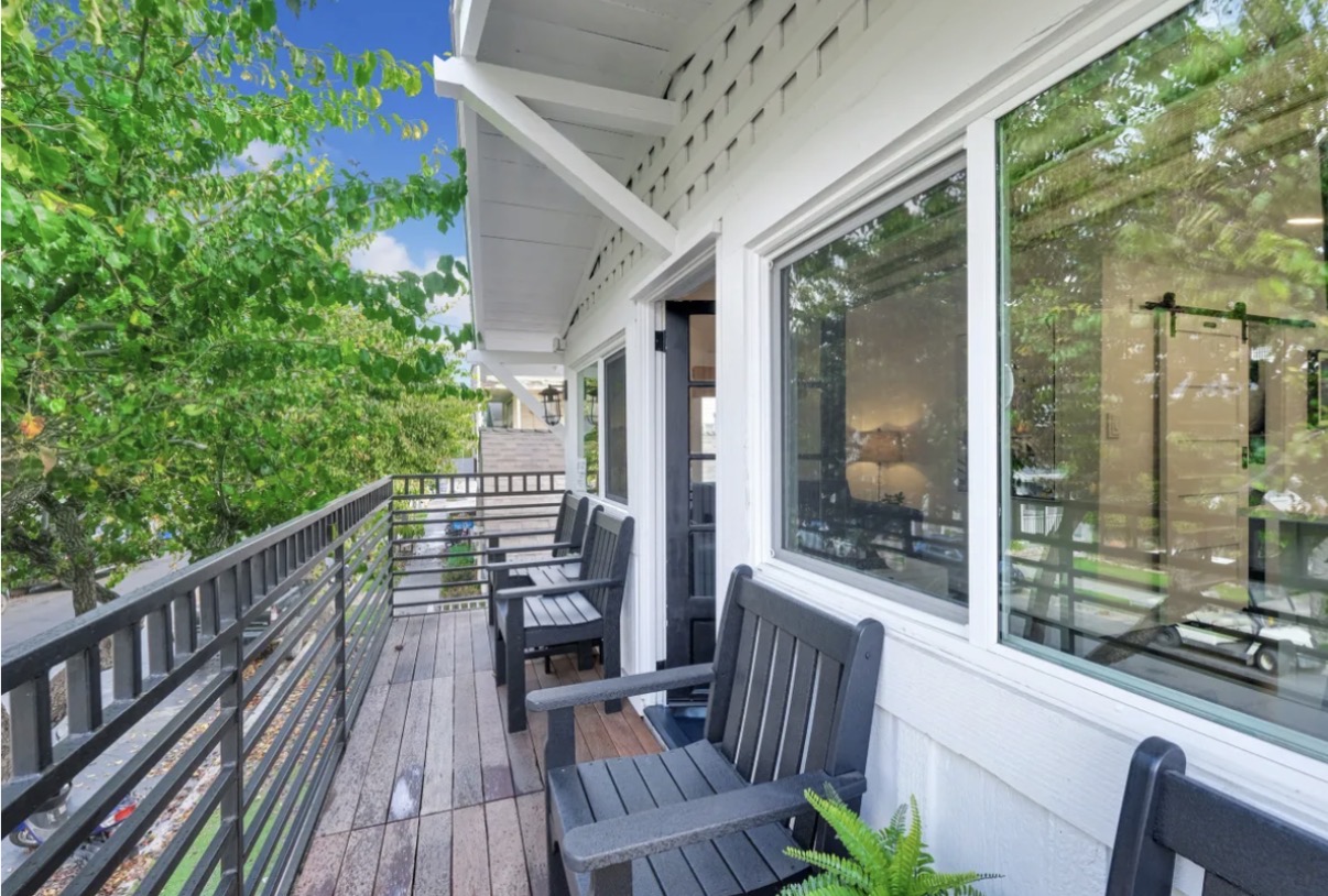 The Gallery - Upper Deck